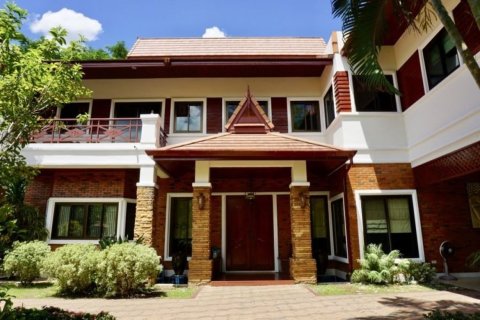 5 bedrooms House in Chiang Mai, Thailand No. 2580 1