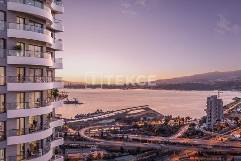 2+1 Apartment in Izmir, Turkey No. 17667 1