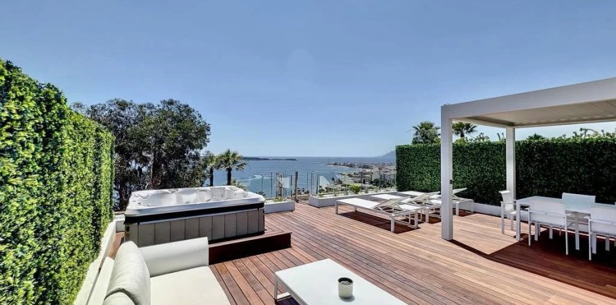 3 dormitorios Apartment en Cannes, France No. 67293