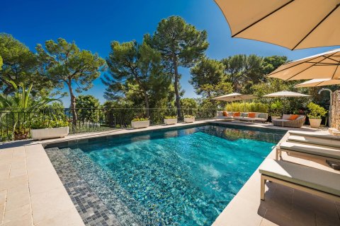 5 bedrooms Villa in Antibes, France No. 67296 3