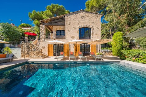 5 bedrooms Villa in Antibes, France No. 67296 4