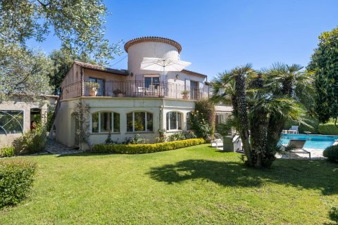 5 bedrooms Villa in Antibes, France No. 69181 2