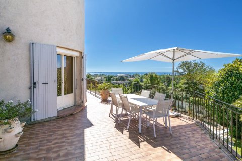 5 bedrooms Villa in Antibes, France No. 69181 6