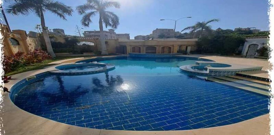 8 bedrooms Villa in Green Belt, Egypt No. 38149