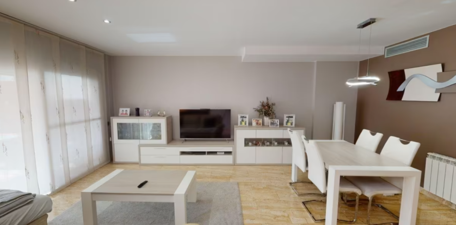 4 dormitorios Apartment en Castelldefels, Spain No. 25907