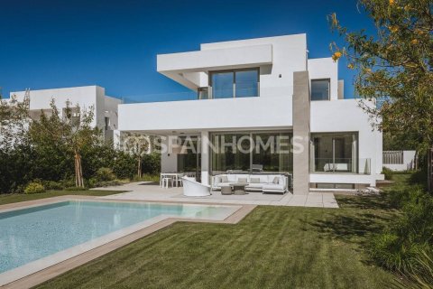 5 dormitorios Villa en Estepona, Spain No. 25872 3