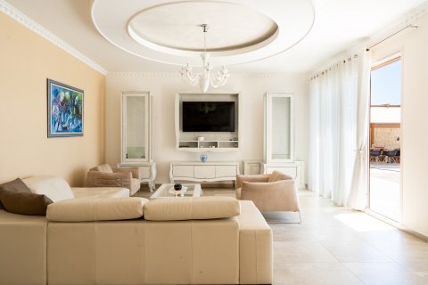 4 bedrooms Villa in Budva, Montenegro No. 67038 9