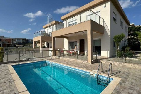 4 dormitorios House en Germasogeia, Cyprus No. 65599 1