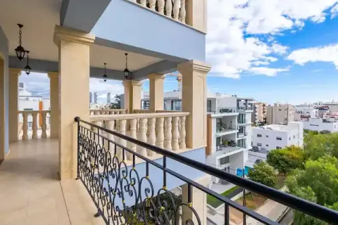 3 dormitorios Apartment en Germasogeia, Cyprus No. 41152 1