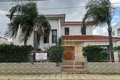 3 bedrooms House in Nicosia, Cyprus No. 40307 1