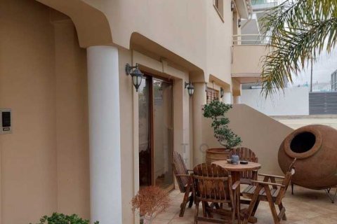 4 bedrooms House in Agios Athanasios, Cyprus No. 28968 8