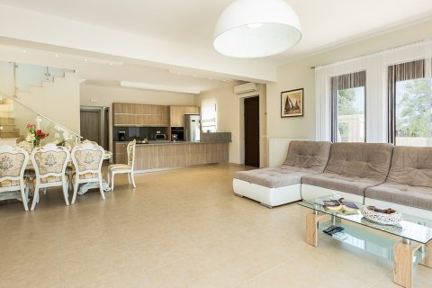 5 bedrooms Villa in Chania, Greece No. 24015 5