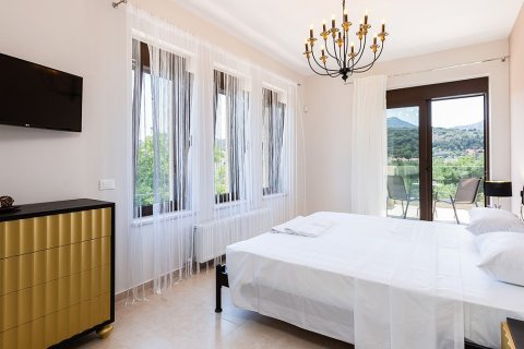 5 bedrooms Villa in Chania, Greece No. 24015 17