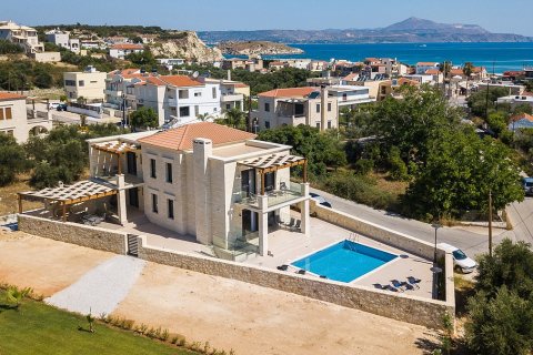 5 bedrooms Villa in Chania, Greece No. 24015 3