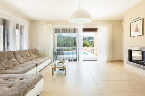 5 bedrooms Villa in Chania, Greece No. 24015 12