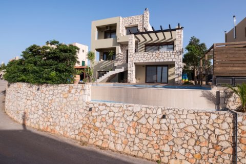 4 bedrooms Villa in Chania, Greece No. 24089 6