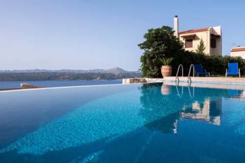 4 bedrooms Villa in Chania, Greece No. 24089 1