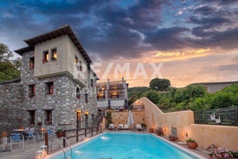 13 bedrooms Hotel in Magnesia, Greece No. 28007 2