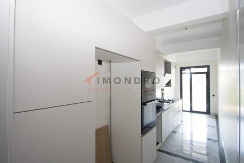 5+1 Apartment en Maltepe, Turkey No. 17795 12