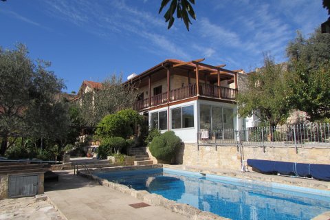 4 bedrooms Villa in Limassol, Cyprus No. 38064 2