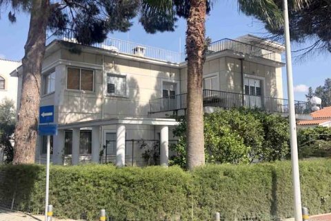 6 dormitorios House en Nicosia, Cyprus No. 65560 3