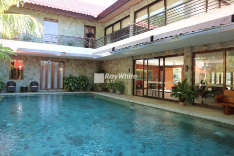 5 bedrooms Villa in Jimbaran, Indonesia No. 23486 3