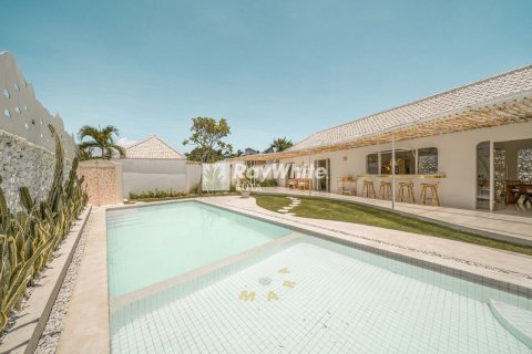 6 bedrooms Villa in Canggu, Indonesia No. 23488 2