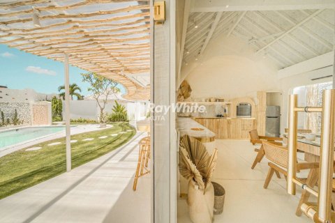 6 bedrooms Villa in Canggu, Indonesia No. 23488 12