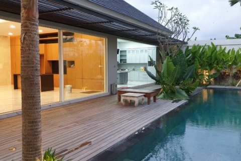 3 bedrooms Villa in Kerobokan, Indonesia No. 23475 10