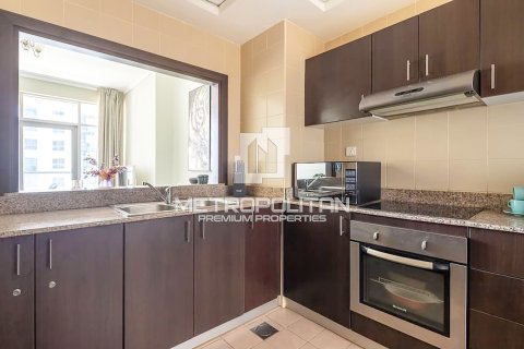 1 bedroom Apartment in The Torch, UAE No. 7838 8