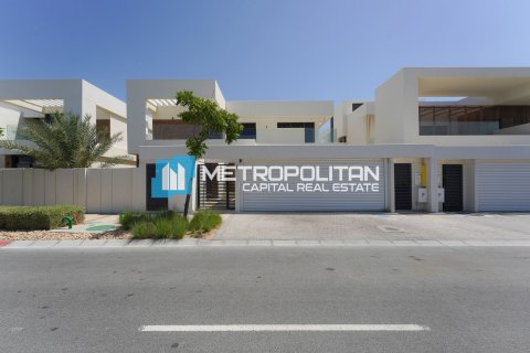 5 bedrooms Villa on the Yas Island, UAE No. 7936 30