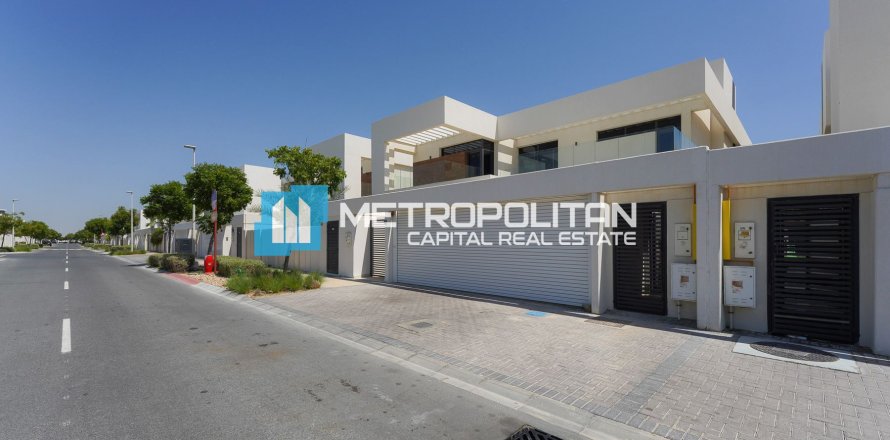 5 dormitorios Villa en  Yas Island, UAE No. 7936