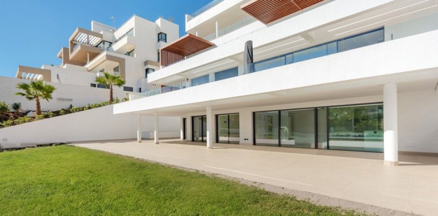 2 dormitorios Apartment en Estepona, Spain No. 27420