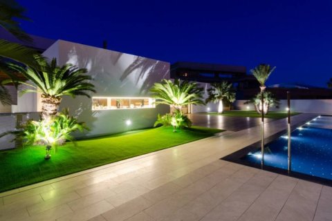 4 bedrooms Villa in Benidorm, Spain No. 26014 3