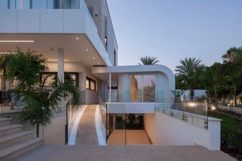 5 bedrooms Villa in Limassol, Cyprus No. 64905 7