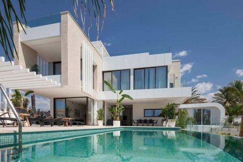 5 bedrooms Villa in Limassol, Cyprus No. 64905 1