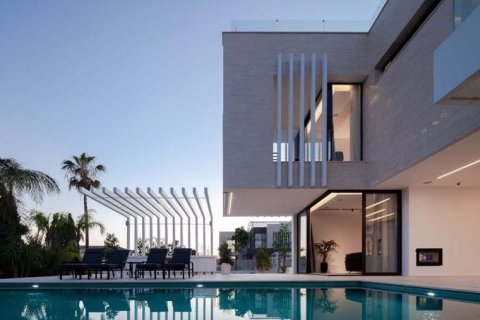 5 bedrooms Villa in Limassol, Cyprus No. 64904 8