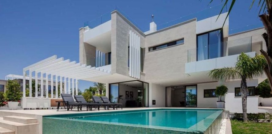 5 bedrooms Villa in Limassol, Cyprus No. 64904