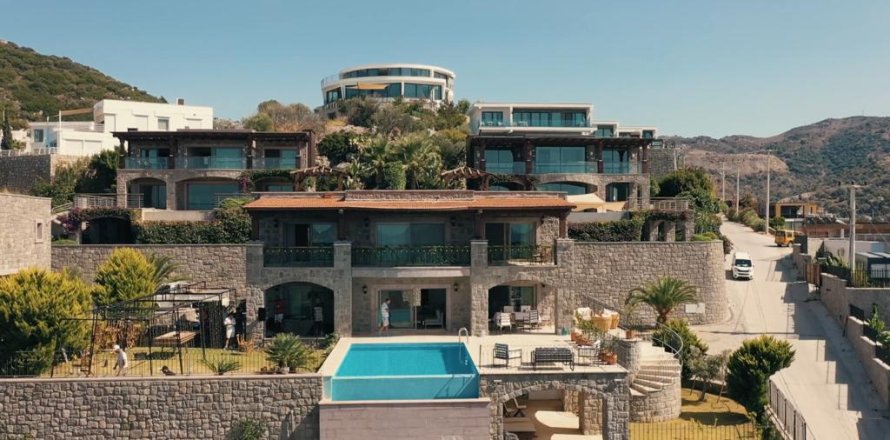 10+2 Villa in Bodrum, Turkey No. 15271