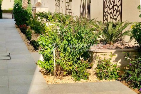 5 bedrooms Villa on the Saadiyat Island, UAE No. 3852 14