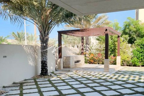 5 bedrooms Villa on the Saadiyat Island, UAE No. 3852 12