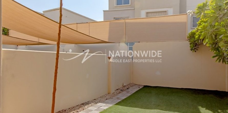 2 bedrooms Villa in Abu Dhabi, UAE No. 3277