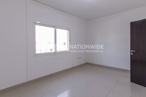 2 bedrooms Villa in Abu Dhabi, UAE No. 3277 7