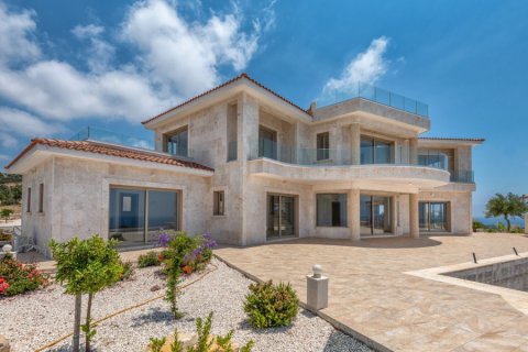 4 bedrooms Villa in Paphos, Cyprus No. 37771 1