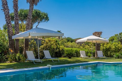 4 bedrooms House in Saint-Tropez, France No. 68094 1