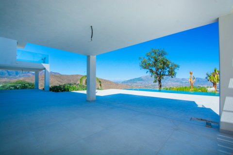 4 bedrooms Villa in Marbella, Spain No. 27189 19