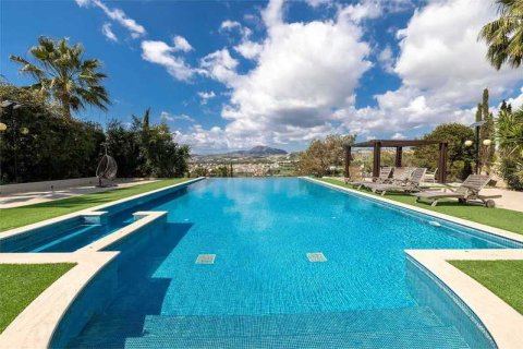 8 bedrooms Villa in Alethriko, Cyprus No. 30466 2