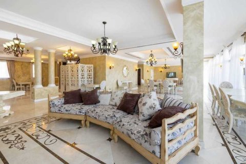 8 bedrooms Villa in Alethriko, Cyprus No. 30466 12