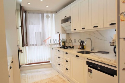 3+1 Apartment in Beyoglu, Turkey No. 17210 13