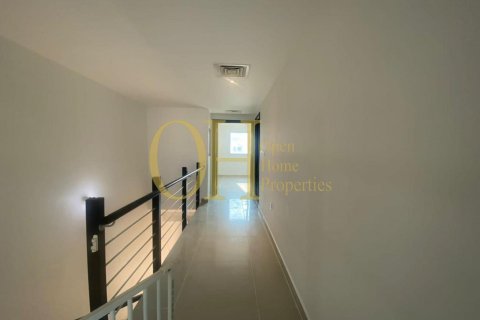 2 bedrooms Townhouse in Al Reef, UAE No. 46528 11